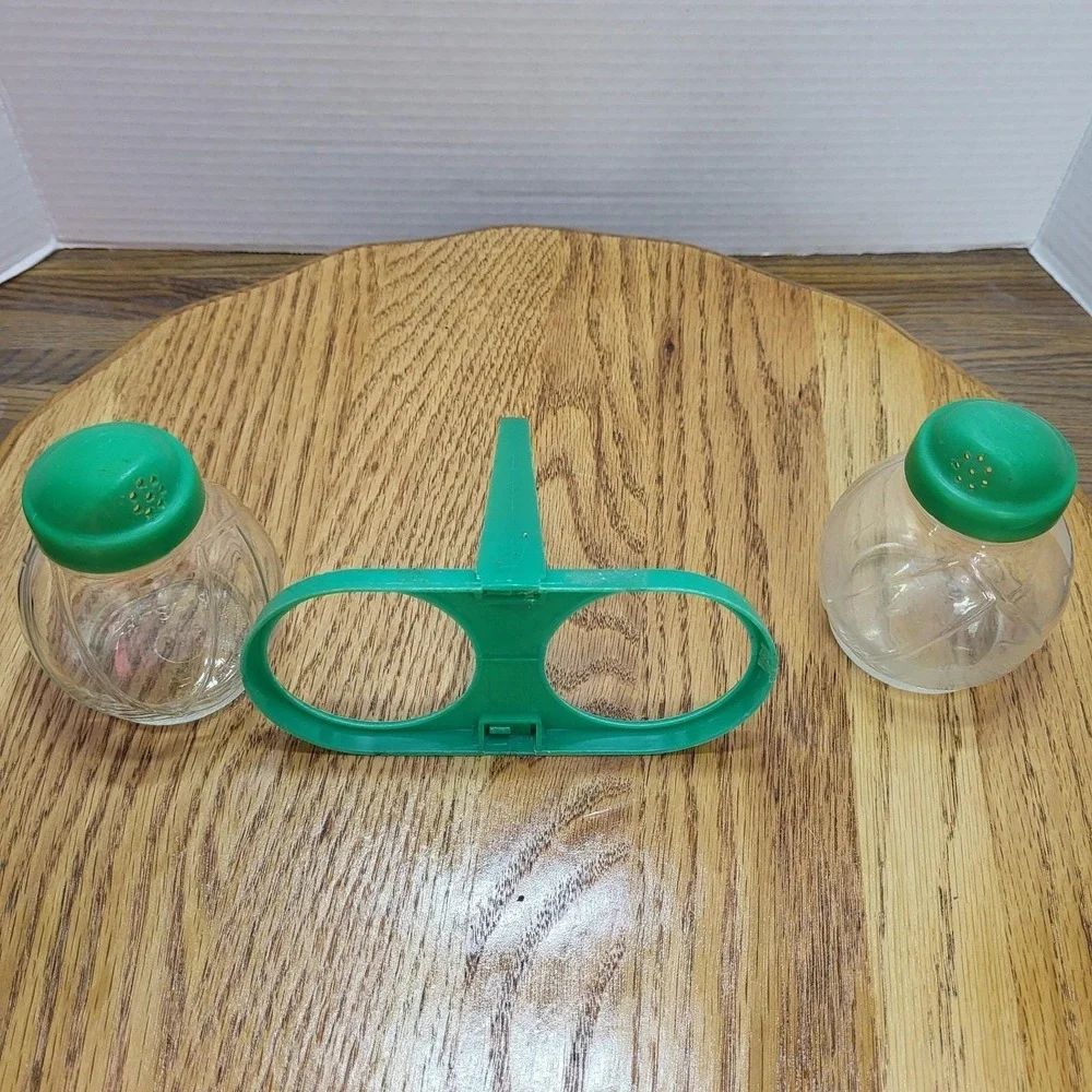 VTG 1950s Hazel Atlas Clear Glass Salt & Pepper Shakers Set Retro Green Plastic